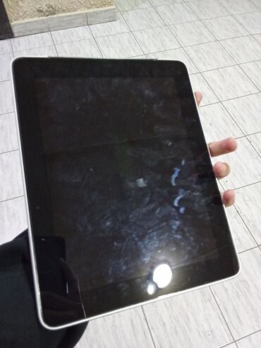 Планшеты: Планшет, Apple, память 64 ГБ, 9" - 10", Wi-Fi, Классический цвет - Серебристый — 4