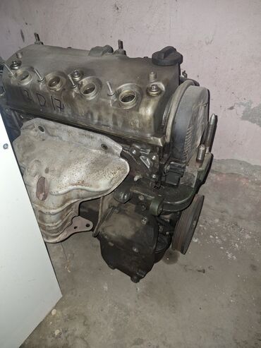 запчасти на двигатель: Бензиновый мотор Honda 2001 г., 1.7 л, Б/у