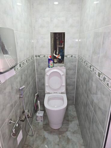 Uzunmüddətli kirayə mənzillər: 9-cu mikrorayon, 85 nömrəli marşrutun dayanacağının düz yanında,9 — 8