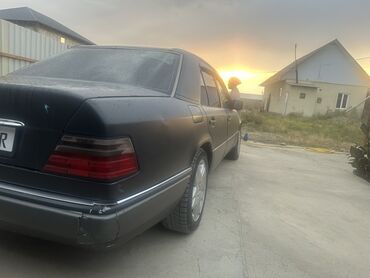 машины за 10000 долларов: Mercedes-Benz W124: 1995 г., Седан
