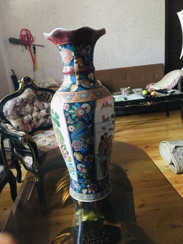 Vazalar: Guldan qedimi boyukdur ev dekoru ucun saxsidandir ustunde nagillardan — 11