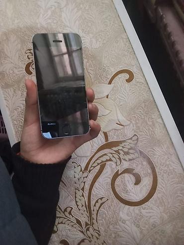 Apple iPhone: IPhone SE, Серебристый — 1