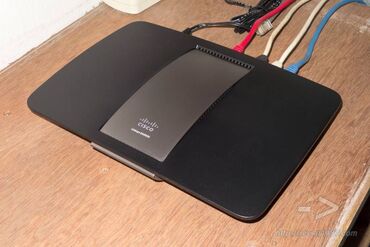 Серверы: Cisco Linksys роутер