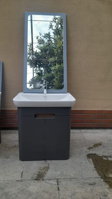 Смесители для раковин: Təcili satılır: Vanna otağı dəsti (Vitra şkaf, güzgü və Grohe kranı)