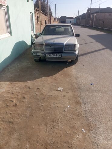 mercedes emel: Mercedes-Benz 200: 0.2 l | 1992 il Universal