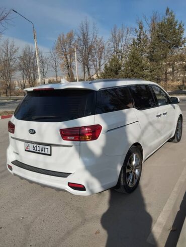 Kia: Kia Carnival: 2018 г., Минивэн — 4