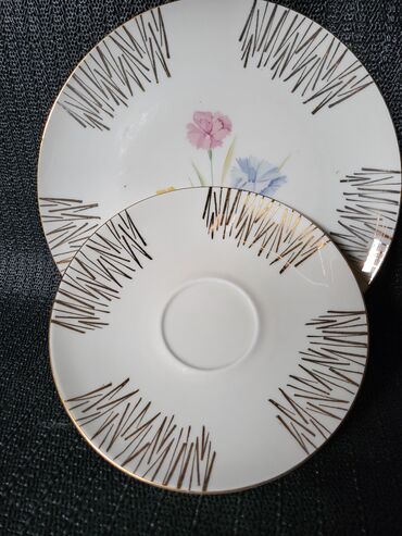 Kuhinjski setovi: Porcelanski vintaz set. Set bez ostecenja,sve na njemu odsjaj od na lalafo.rs — 8 Kuhinjski setovi: Porcelanski vintaz set. Set bez ostecenja,sve na njemu odsjaj od — 8