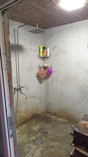 sumqayit 18 mikrorayon: Satılır: 2 otaqlı Həyət evi. 42 sot sahədə Göyçay — 10