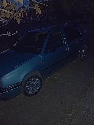 пассат бак: Volkswagen Golf: 1992 г., 1.8 л, Кол менен иштөөчү, Бензин, Хетчбек — 3