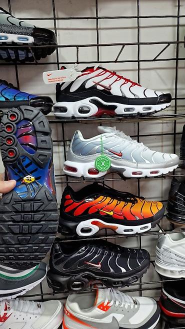 patike djordanke: ORGINAL model TN patike 41 do 46 za samo 5500 din . skroz crne — 9