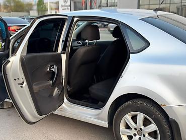 полироль авто: Volkswagen Polo: 2010 г., 1.6 л, Автомат, Бензин, Седан — 8