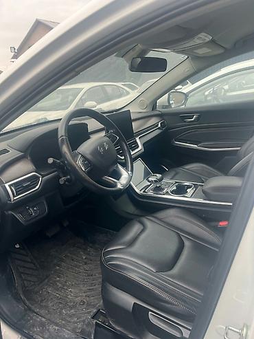 Другие детали салона: Интерьер кроссовера (левый руль) с современным оснащением — 2