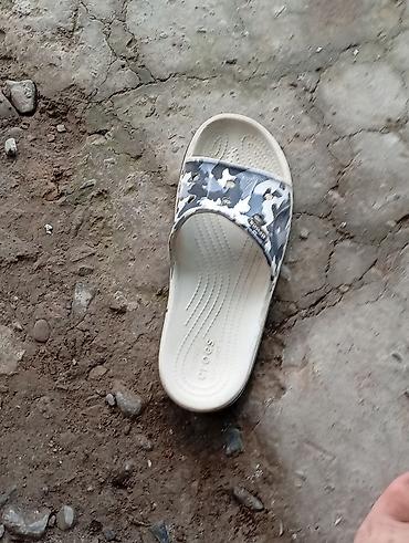 Мужские сандалии, 41, 41.5, Crocs, Б/у, цвет - Бежевый, Бесплатная доставка