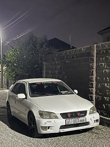 Toyota Altezza: 2001 г., Автомат, Бензин, Седан