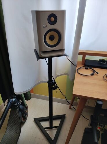 Pianolar: KRK Systems ROKIT 5 G4 studiya monitorları – ağ reng Azərbaycan dili