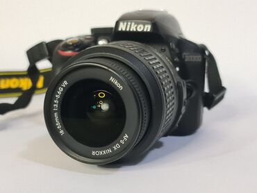 Foto i video kamere: Nikon D3300 Fotoaparat + Objektiv 18-55mm VR dx AFs Aprat očuvan