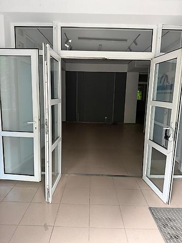 Сдаётся коммерческое помещение 200 м², Филармония, Бишкек. Первый