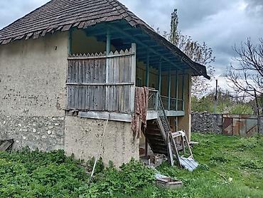 tbilisi prospekti satilan evler: Şəki, 4 otaqlı, Köhnə tikili, 8 kv. m — 2