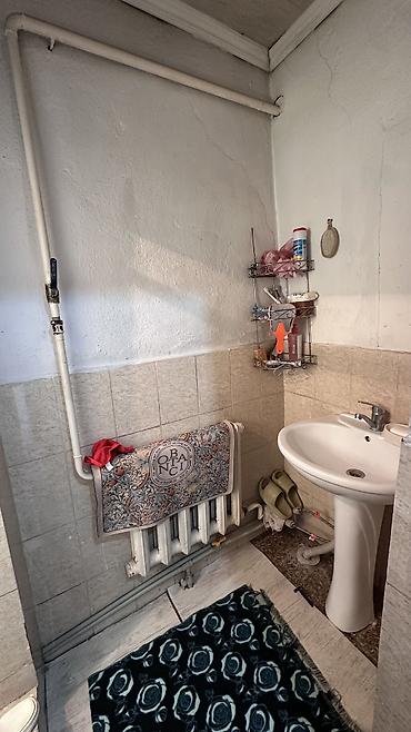 Продажа коттеджей и домов: Ак-Ордо 3 (Эркин-Тоо-3) Срочно продаётся частный дом, участок 5 соток — 21