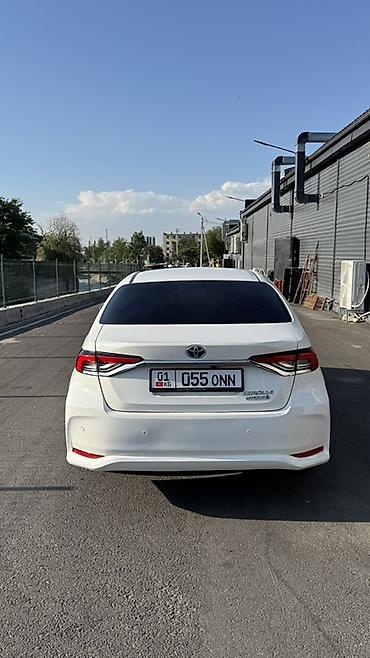 2022: Toyota Corolla: 2022 г., 1.8 л, Вариатор, Гибрид, Седан — 2