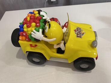 Heykəlciklər: M&M’s kolleksiya oyuncaq dəsti.Duty freeden alinib hamisi cox baha — 2