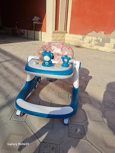 baby walker: Uşaq gəzdirici (walker) 85 man alinib 20 satilir - Rəng: mavi-ağ - — 1