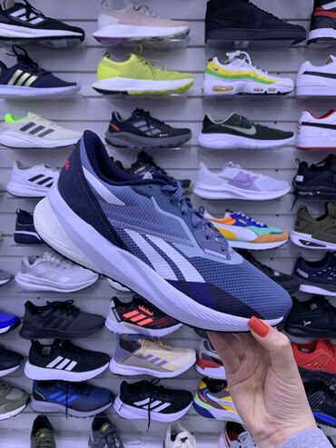 Кроссовки и спортивная обувь: Кроссовки мировых брендов Мы уже 7 лет радуем клиентов оригинальной at lalafo.kg — 5 Кроссовки и спортивная обувь: Кроссовки мировых брендов Мы уже 7 лет радуем клиентов оригинальной — 5