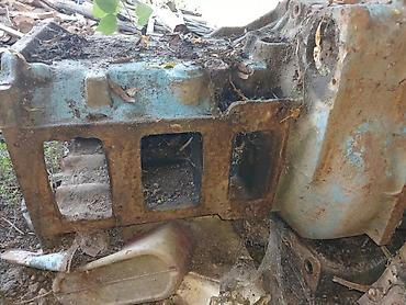 Toxum səpənlər: Ustmak UM4M-4 taxıl səpən (daneli səpin aqreqatı) Xüsusiyyətlər: - — 1