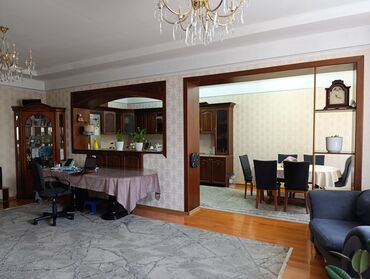 Продажа домов: Дом, 300 м², 6 комнат, Риэлтор — 25