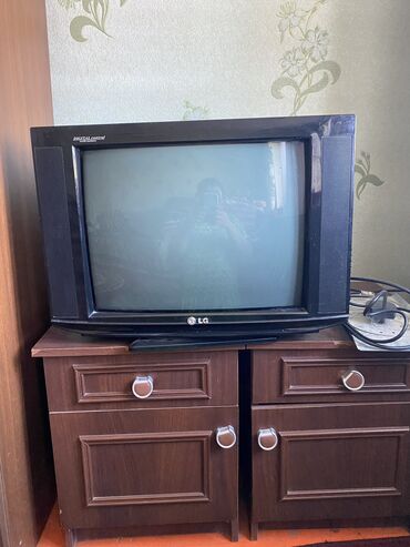 телевизор 43: Телевизор LG
Отдам за 2500антена в подарок