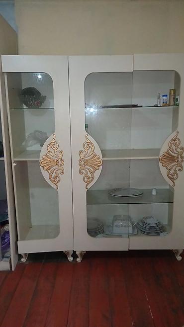 Şüşəli dolab vitrini, İşlənmiş