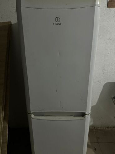 баня учкун: Муздаткыч Indesit, Колдонулган, Эки камералуу, No frost, 60 * 180 * 50