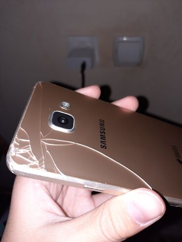 Samsung: Samsung Galaxy A3 2016, Б/у, 16 ГБ, цвет - Золотой, 2 SIM — 4