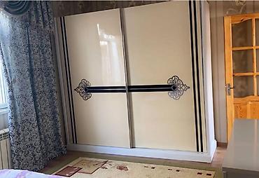 Dolab satılır – 180₼ Məhsul təsviri: - İki qapılı sürgülü geyim dolabı