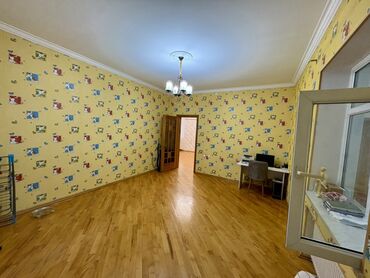 Mağazalar: Bileceride, Ploşad adlanan erazide Yahya Hüseynov küçesi 2 mertebeli — 20