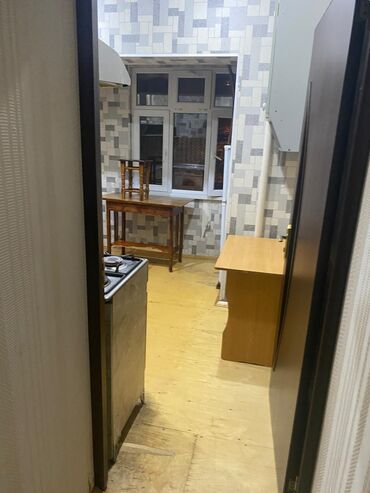 Uzunmüddətli kirayə mənzillər: Mənzil Təcili Kirayə Verilir! Bina 9-mkr Sona — 1