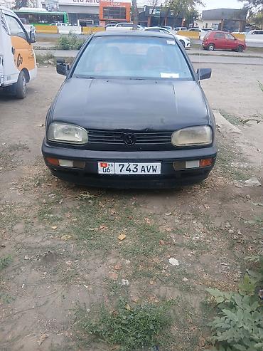 Volkswagen Golf: 1995 г., 1.6 л, Механика, Бензин, Хэтчбэк