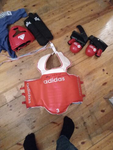 İdman formaları: Uşaq üçün döyüş/idman komplekti – 7-8 yaşa uyğun Dəst tərkibi: - — 1