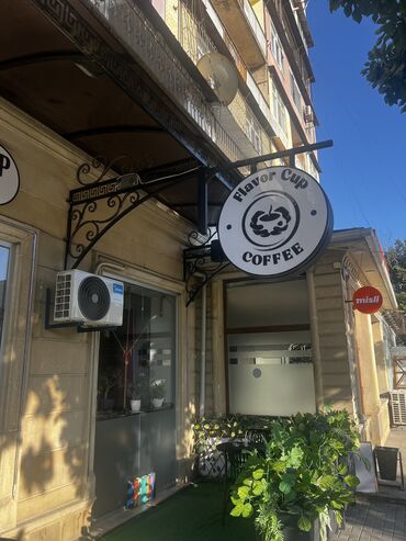 iş elanlrı: Barista tələb olunur, Aylıq ödəniş, 30-45 yaş, 1-2 illik təcrübə