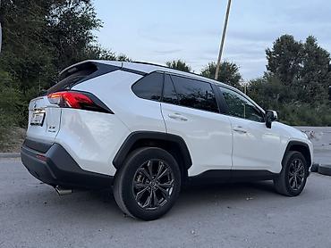 кызыл кия кыз: Toyota RAV4: 2022 г., 2.5 л, Гибрид, Кроссовер — 6