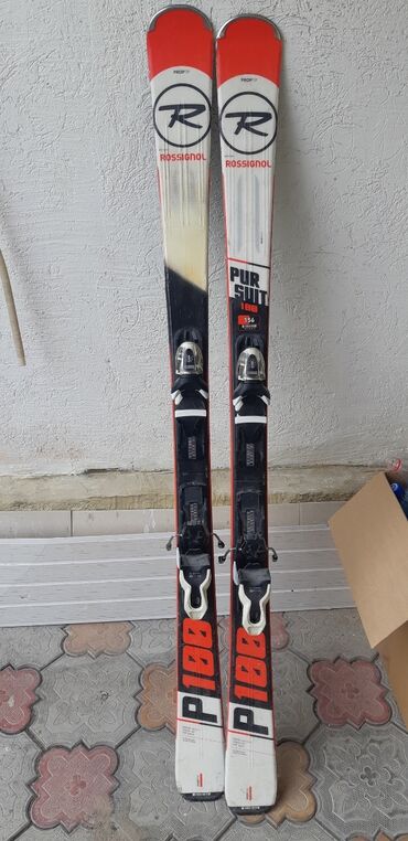 продаю лыжу: Продаю Лыжи Срочно цена окончательная 2000 сом