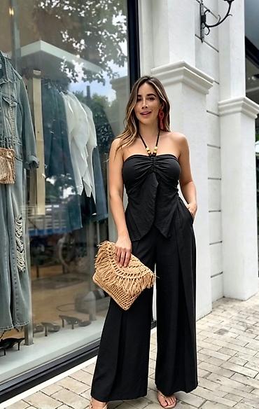 poslala: Ženski set – top bez bretela i široke pantalone
2999 din
S M L — 6