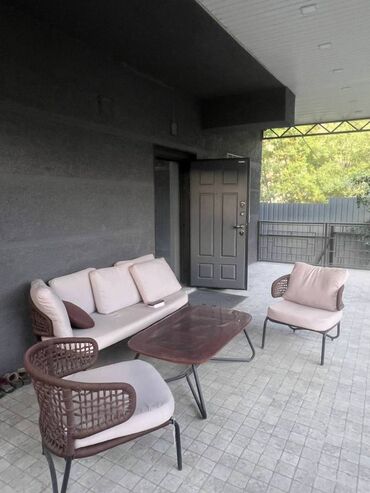 Посуточная аренда домов: 250 м², 4 комнаты — 2