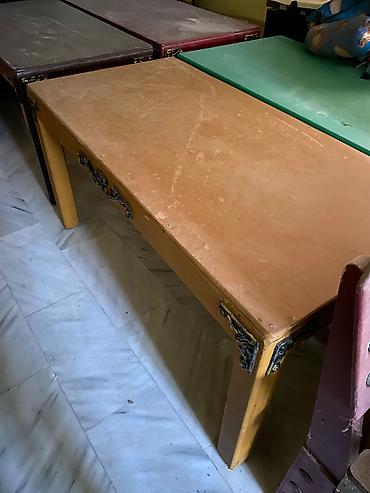 Heyet, terass ve yaxud restoran ucun stollar satilir 4 eded ededi
