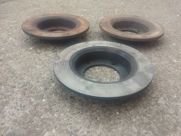 Auto delovi: Diskovi kocnica Lada Niva. Polovno, ocuvano, skinute sa rastavljenih — 7