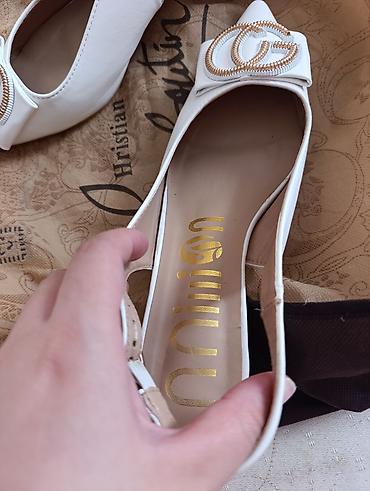 üçlü kupalnik: Ağ rəngli qadın ayaqqabısı – slingback model - Uclu burun — 2