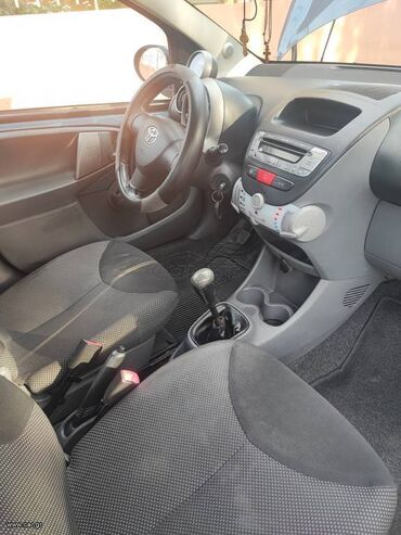 Toyota: Toyota Aygo: 1 l. | 2009 έ. Χάτσμπακ — 18