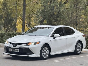 широкие шины: Toyota Camry: 2018 г., 2.5 л, Автомат, Гибрид, Седан
