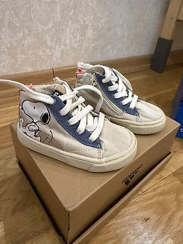nike air force 1: Zara 
В идеальном состоянии 
Размер 21
Цена 10 — 1
