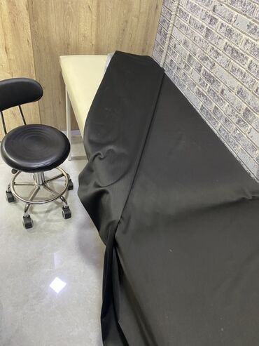 Masalar: Kuwetka ve oturacaq ikisi birlikde 100 azn